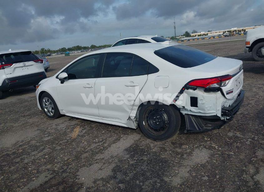 Photo 6 of 2022 Toyota Corolla LE (VIN 5YFEPMAE3NP370522)