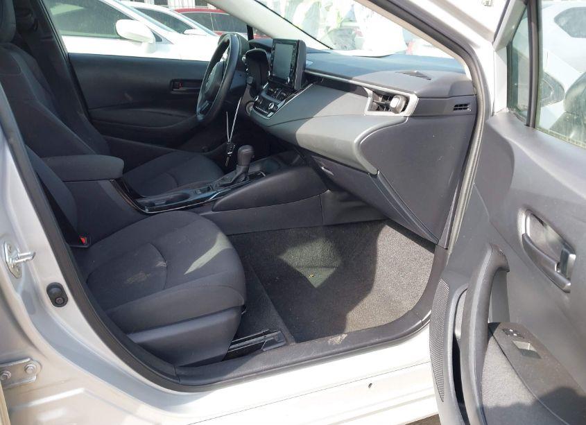 Photo 5 of 2022 Toyota Corolla LE (VIN 5YFEPMAE3NP385764)