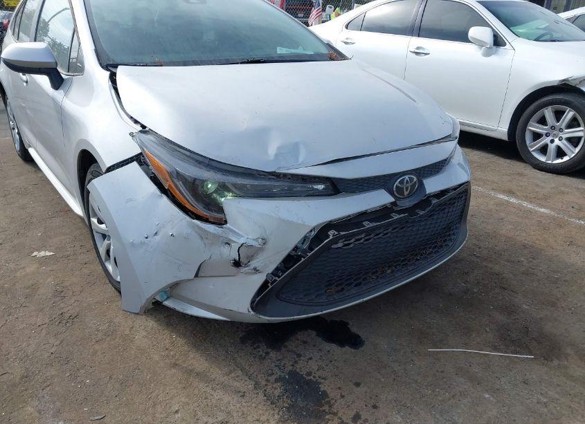 Photo 6 of 2022 Toyota Corolla LE (VIN 5YFEPMAE3NP385764)