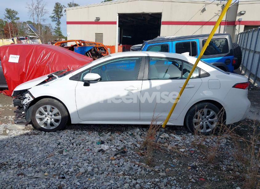 Photo 15 of 2021 Toyota Corolla LE (VIN 5YFEPMAE4MP154497)