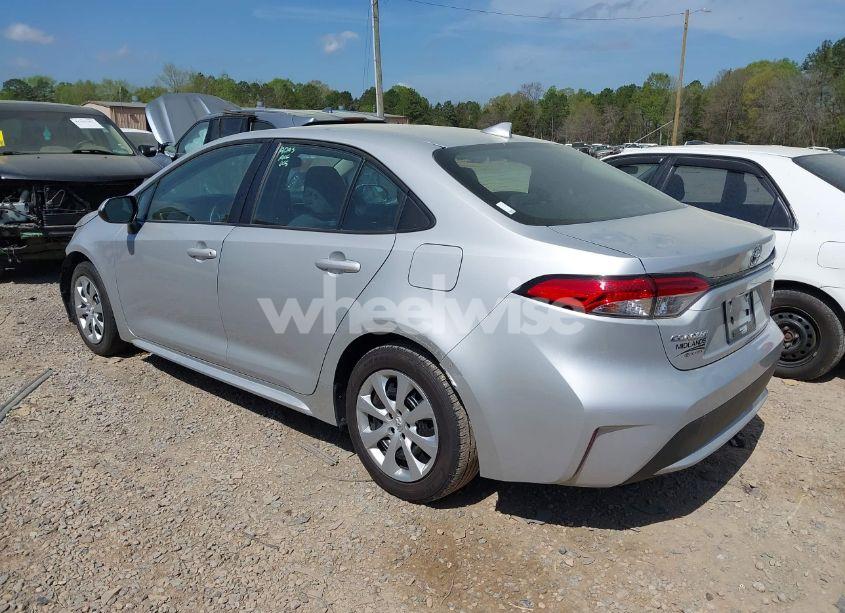 Photo 3 of 2021 Toyota Corolla LE (VIN 5YFEPMAE4MP187189)