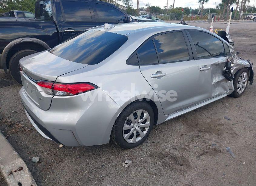Photo 4 of 2021 Toyota Corolla LE (VIN 5YFEPMAE4MP187791)