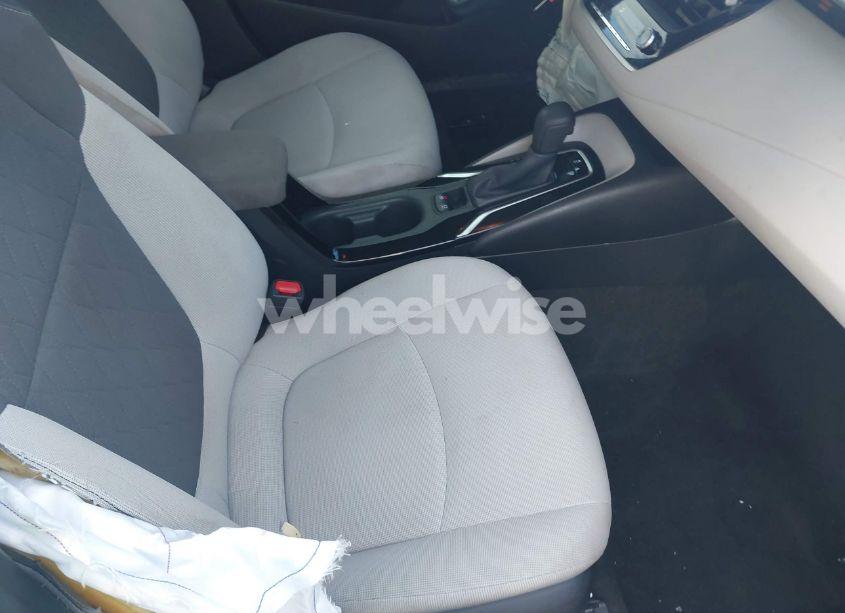 Photo 5 of 2021 Toyota Corolla LE (VIN 5YFEPMAE4MP187791)