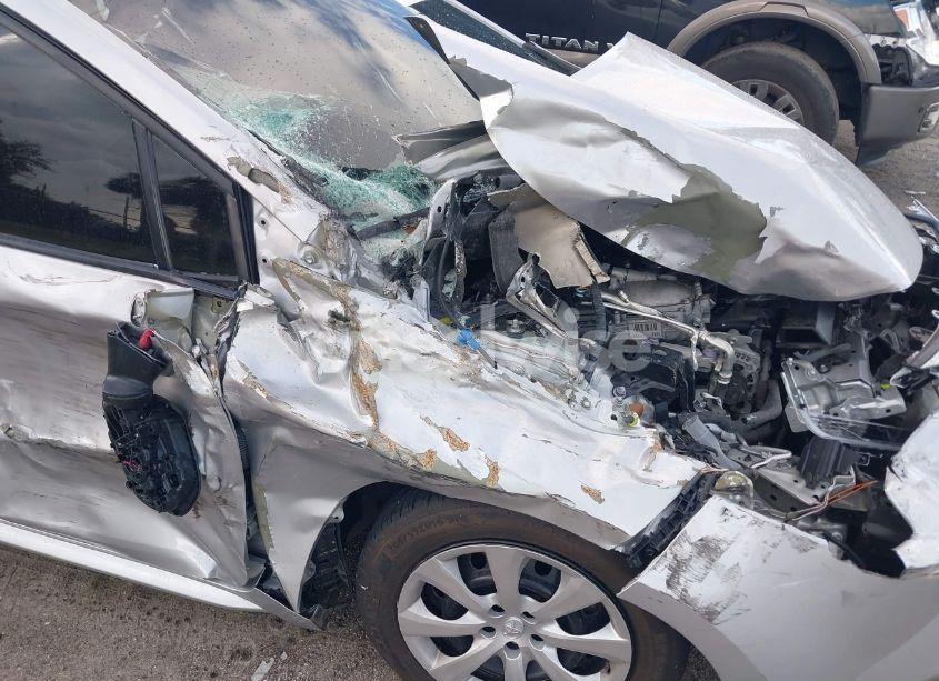 Photo 6 of 2021 Toyota Corolla LE (VIN 5YFEPMAE4MP187791)