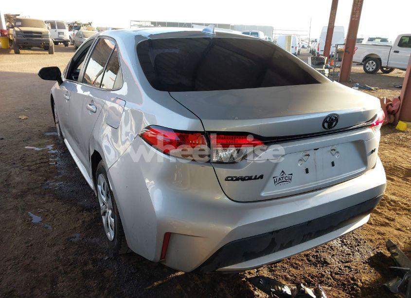 Photo 3 of 2021 Toyota Corolla LE (VIN 5YFEPMAE4MP191940)