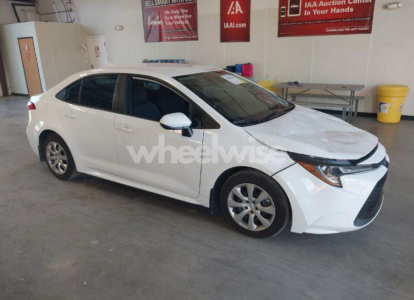 2021 Toyota Corolla LE (VIN 5YFEPMAE4MP193932) main photo