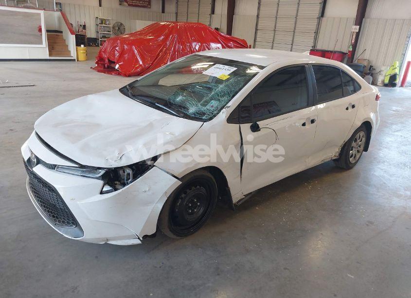 Photo 2 of 2021 Toyota Corolla LE (VIN 5YFEPMAE4MP193932)