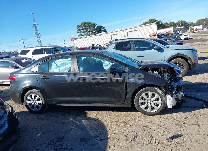 Photo 13 of 2021 Toyota Corolla LE (VIN 5YFEPMAE4MP201589)