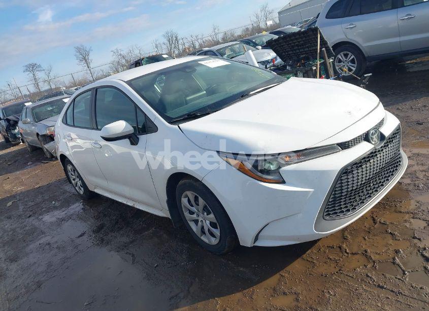 2021 Toyota Corolla LE (VIN 5YFEPMAE4MP209949) main photo