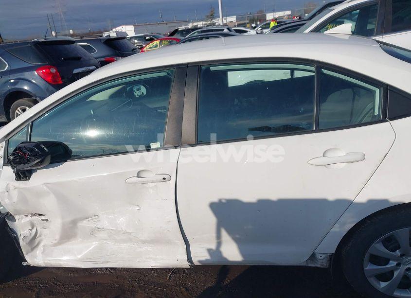 Photo 15 of 2021 Toyota Corolla LE (VIN 5YFEPMAE4MP209949)