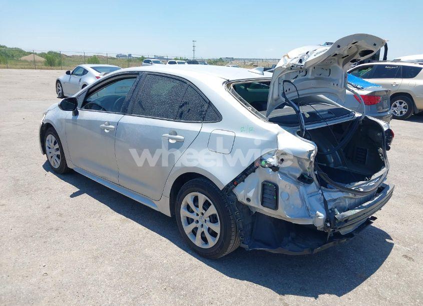 Photo 3 of 2021 Toyota Corolla LE (VIN 5YFEPMAE4MP218358)