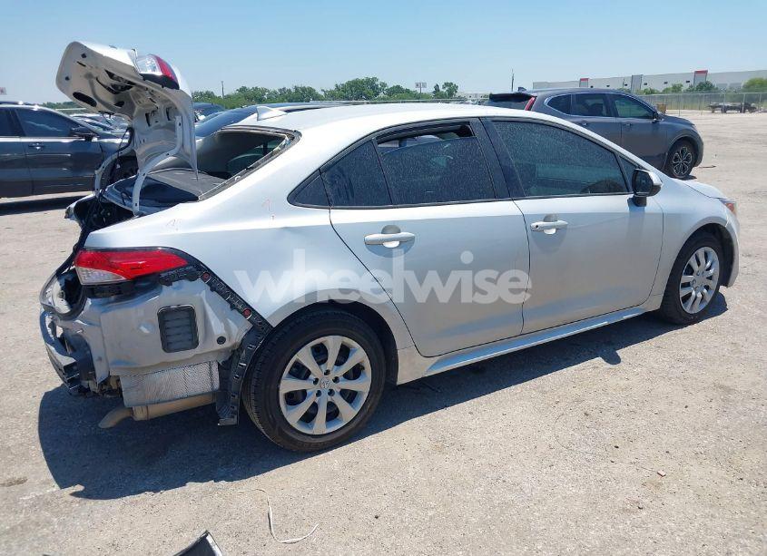 Photo 4 of 2021 Toyota Corolla LE (VIN 5YFEPMAE4MP218358)