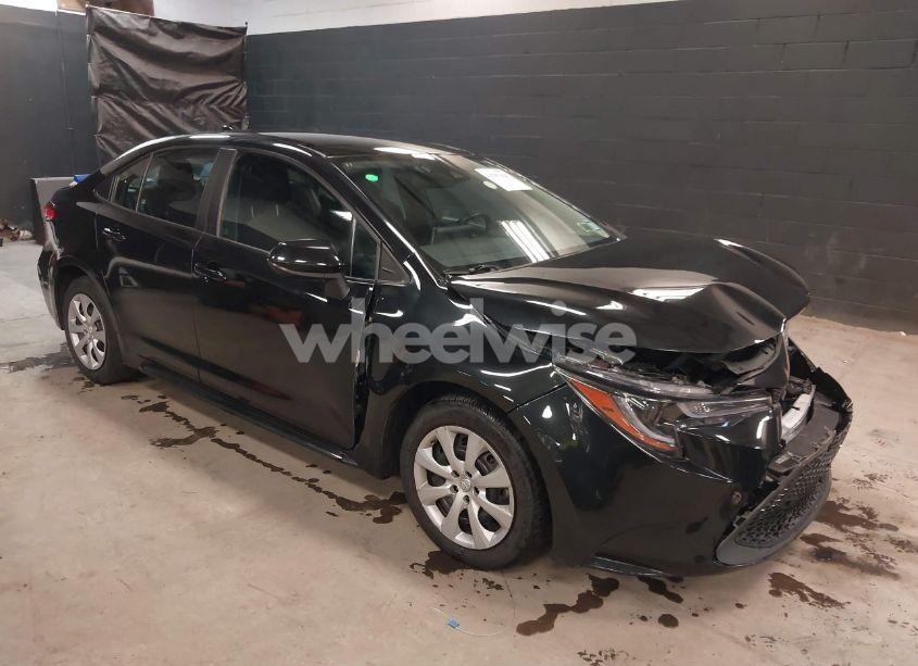 2021 Toyota Corolla LE (VIN 5YFEPMAE4MP240828) main photo