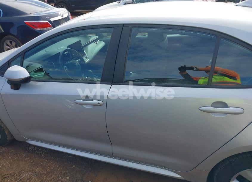 Photo 14 of 2021 Toyota Corolla LE (VIN 5YFEPMAE4MP242742)