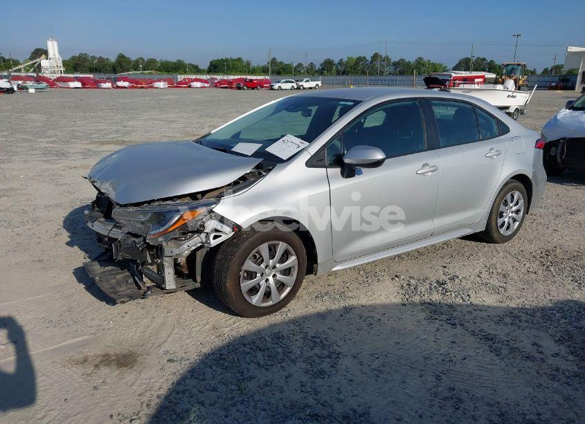 Photo 2 of 2021 Toyota Corolla LE (VIN 5YFEPMAE4MP248797)