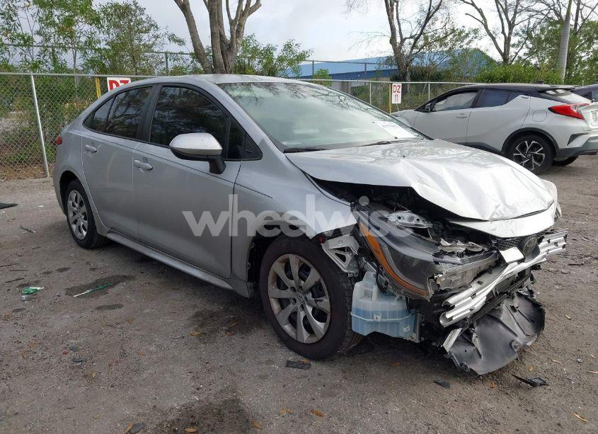2021 Toyota Corolla LE (VIN 5YFEPMAE4MP258519) main photo