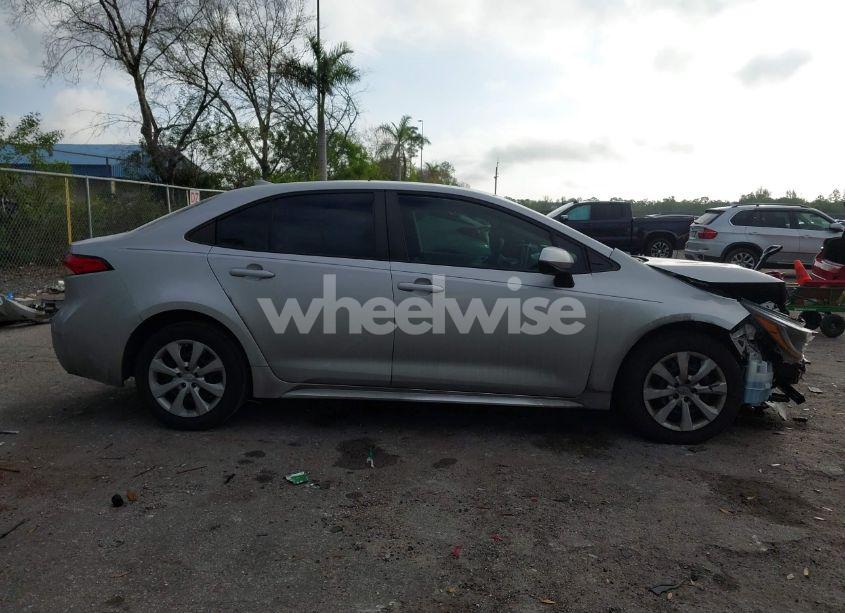 Photo 14 of 2021 Toyota Corolla LE (VIN 5YFEPMAE4MP258519)