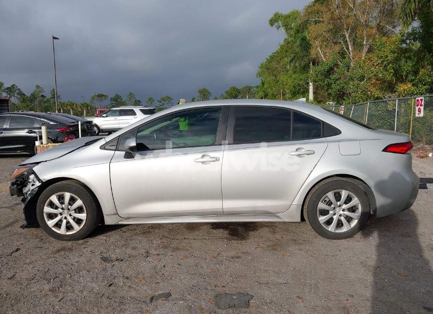Photo 15 of 2021 Toyota Corolla LE (VIN 5YFEPMAE4MP258519)
