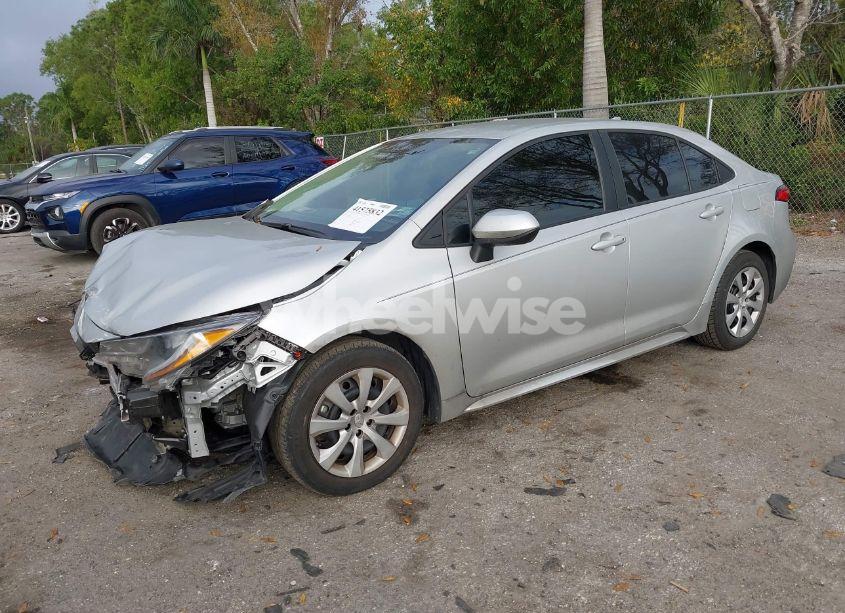 Photo 2 of 2021 Toyota Corolla LE (VIN 5YFEPMAE4MP258519)