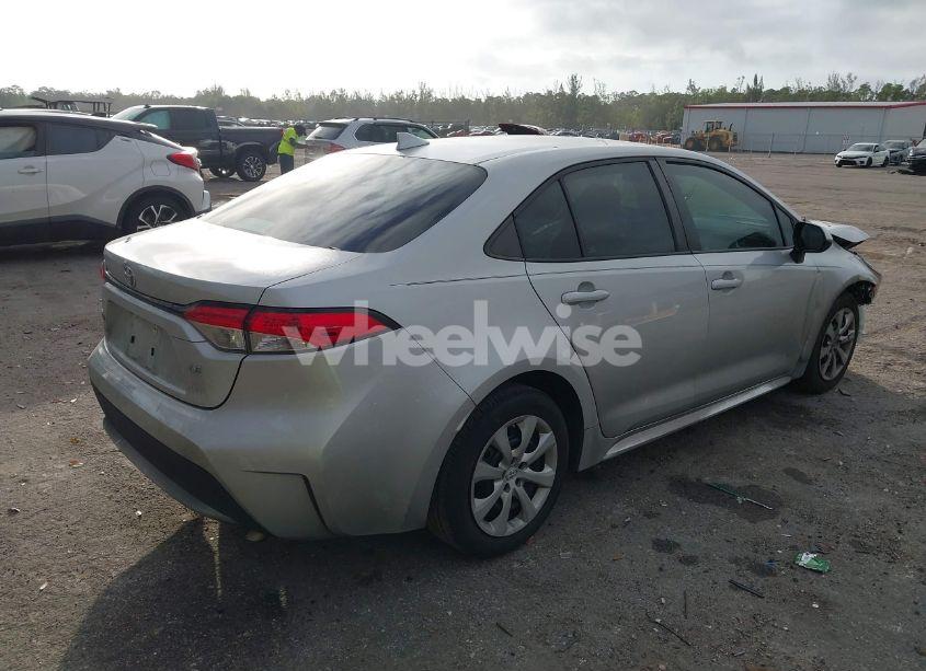 Photo 4 of 2021 Toyota Corolla LE (VIN 5YFEPMAE4MP258519)
