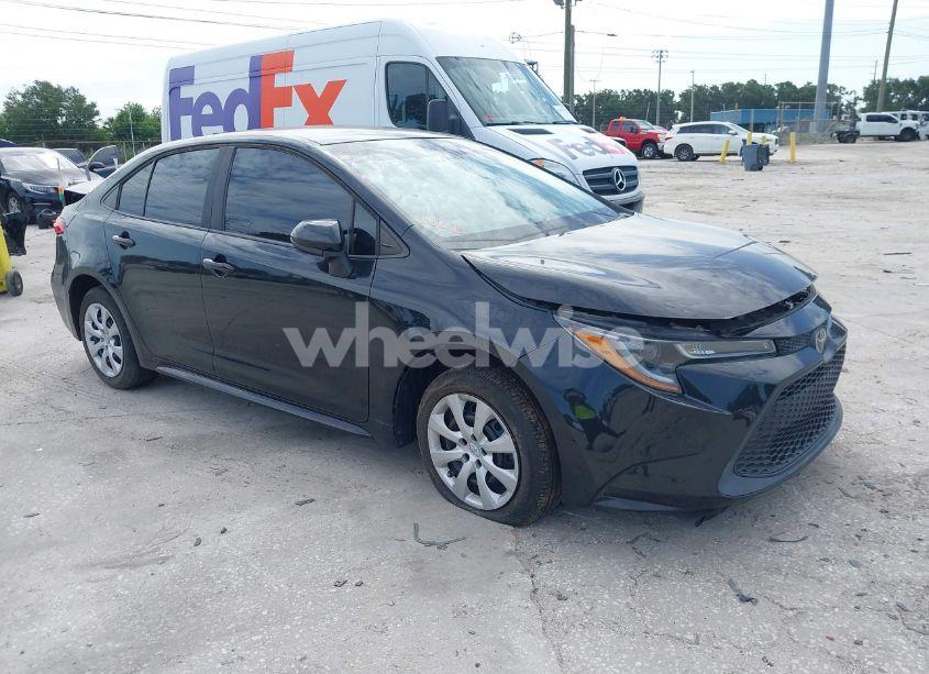 2021 Toyota Corolla LE (VIN 5YFEPMAE4MP267737) main photo