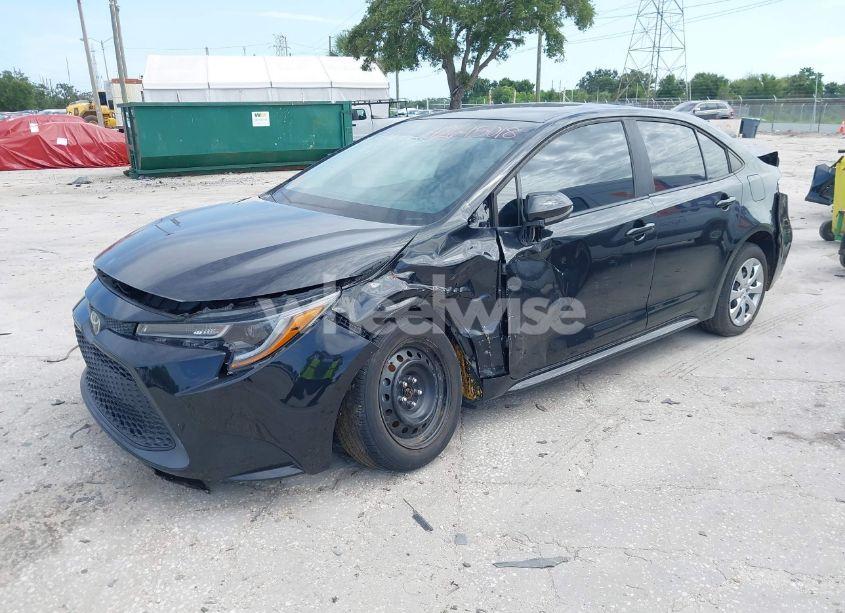 Photo 2 of 2021 Toyota Corolla LE (VIN 5YFEPMAE4MP267737)