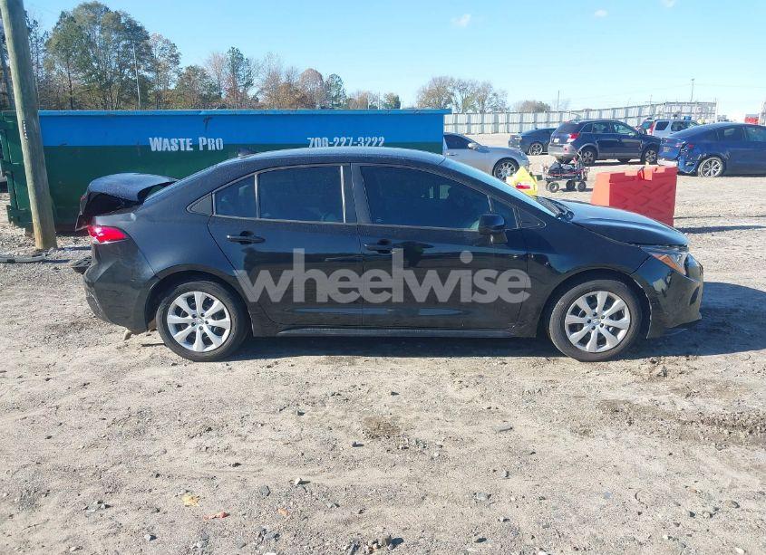 Photo 14 of 2022 Toyota Corolla LE (VIN 5YFEPMAE4NP278853)