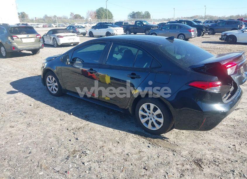 Photo 3 of 2022 Toyota Corolla LE (VIN 5YFEPMAE4NP278853)
