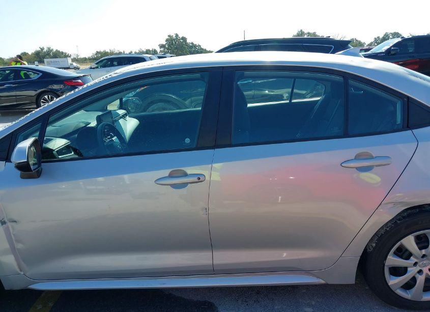 Photo 14 of 2022 Toyota Corolla LE (VIN 5YFEPMAE4NP283308)