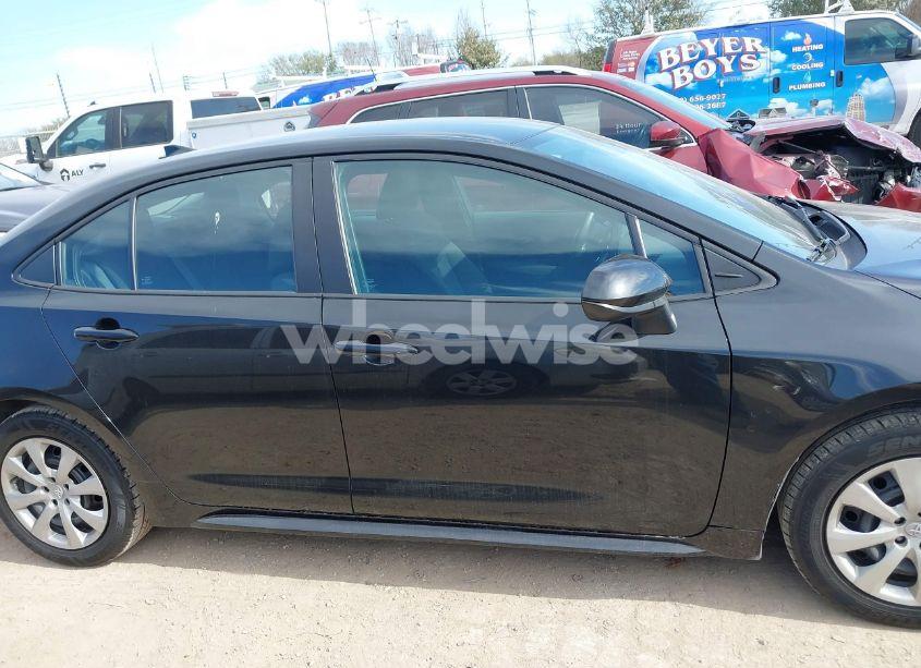 Photo 13 of 2022 Toyota Corolla LE (VIN 5YFEPMAE4NP289769)