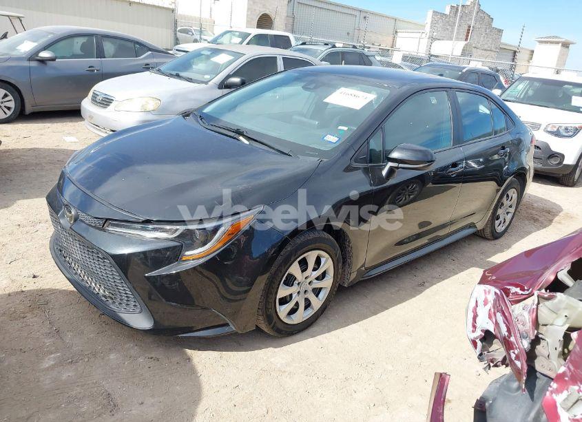 Photo 2 of 2022 Toyota Corolla LE (VIN 5YFEPMAE4NP289769)