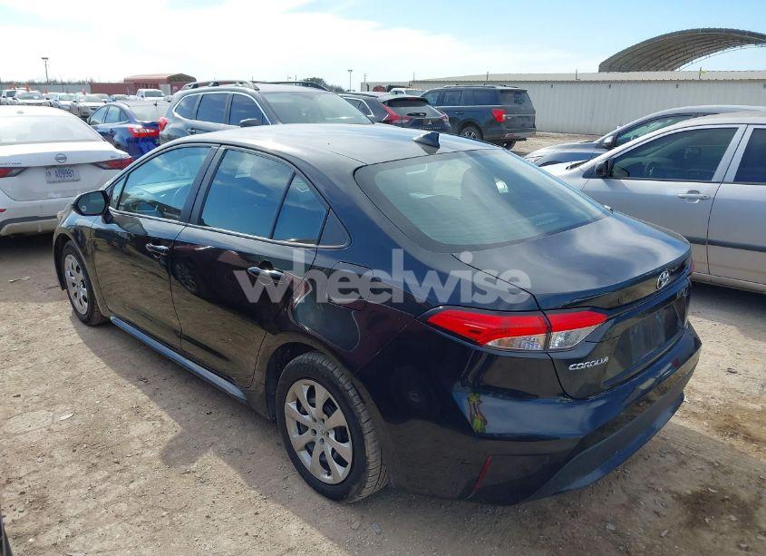 Photo 3 of 2022 Toyota Corolla LE (VIN 5YFEPMAE4NP289769)