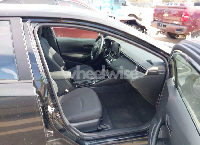 Photo 5 of 2022 Toyota Corolla LE (VIN 5YFEPMAE4NP289769)