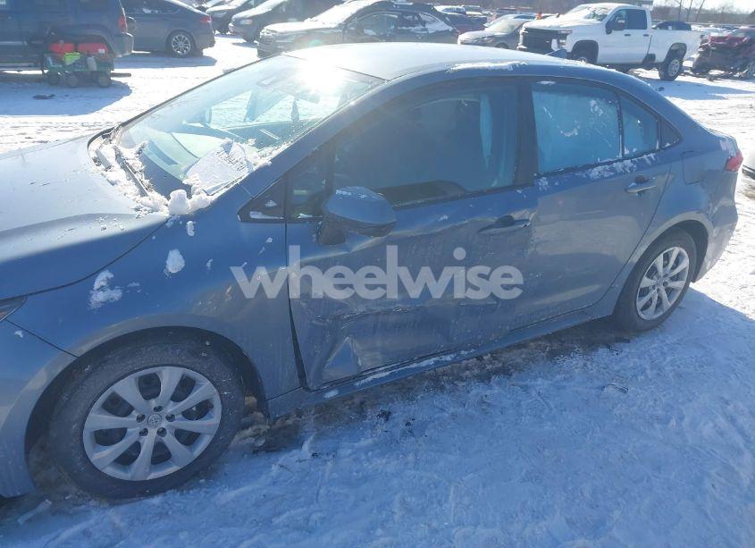 Photo 6 of 2022 Toyota Corolla LE (VIN 5YFEPMAE4NP296303)