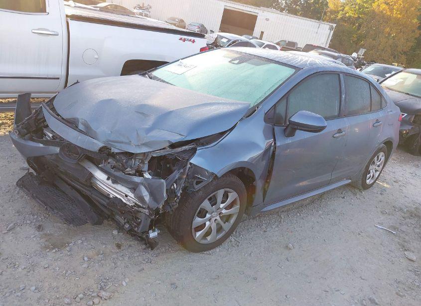 Photo 2 of 2022 Toyota Corolla LE (VIN 5YFEPMAE4NP296396)