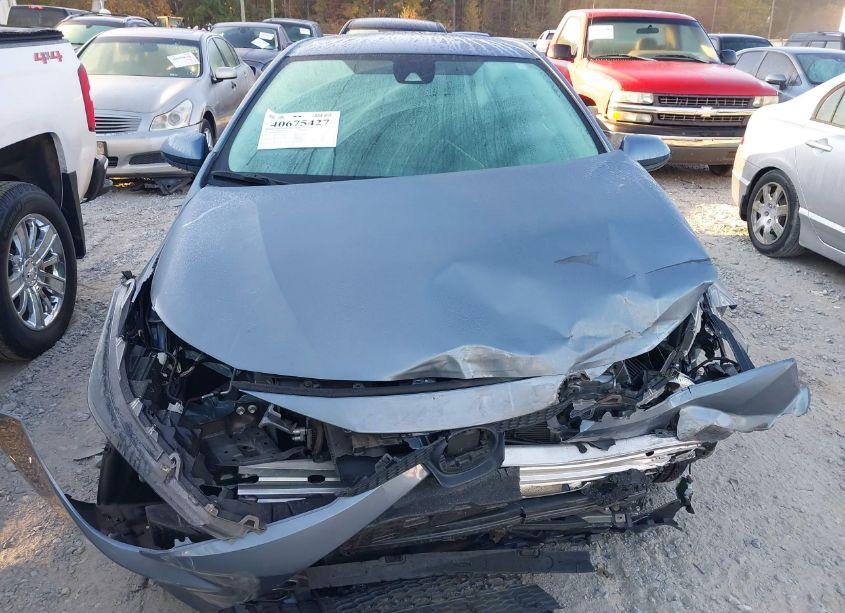 Photo 6 of 2022 Toyota Corolla LE (VIN 5YFEPMAE4NP296396)