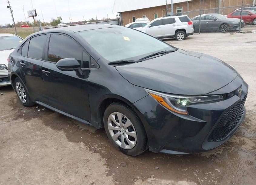 2022 Toyota Corolla LE (VIN 5YFEPMAE4NP306960) main photo