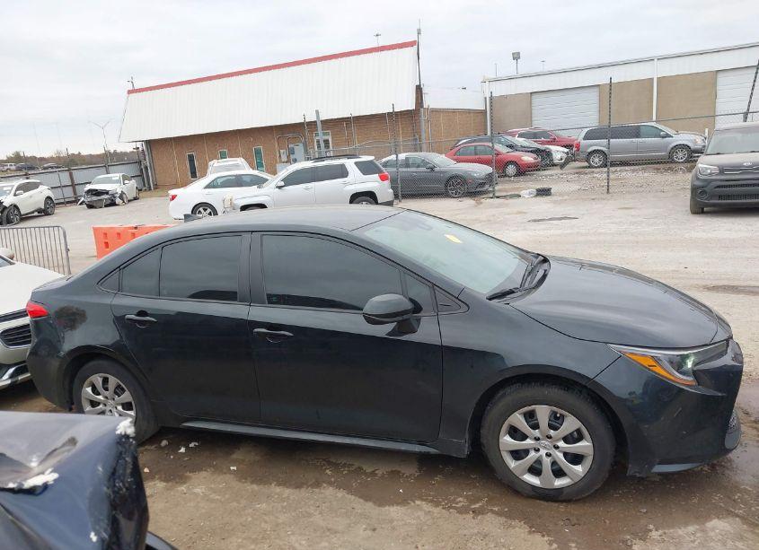 Photo 13 of 2022 Toyota Corolla LE (VIN 5YFEPMAE4NP306960)