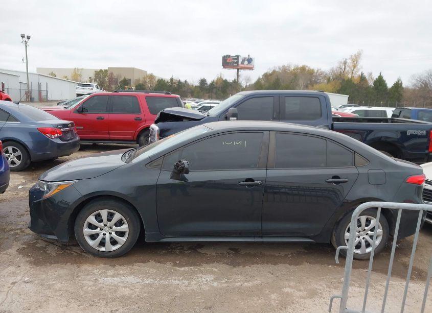 Photo 14 of 2022 Toyota Corolla LE (VIN 5YFEPMAE4NP306960)