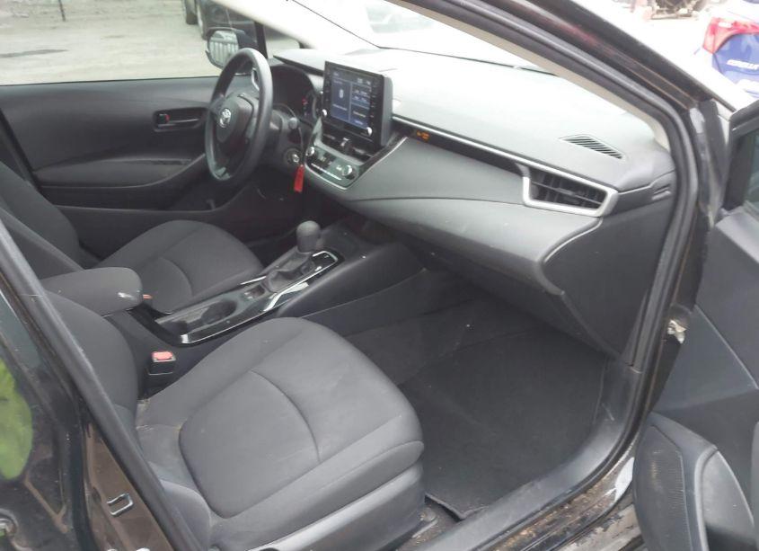 Photo 5 of 2022 Toyota Corolla LE (VIN 5YFEPMAE4NP306960)