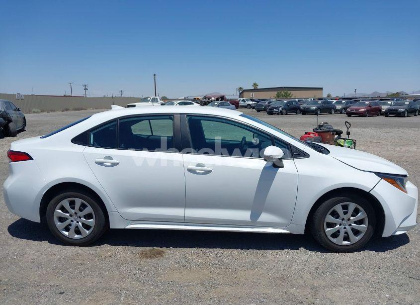 Photo 13 of 2022 Toyota Corolla LE (VIN 5YFEPMAE4NP320194)