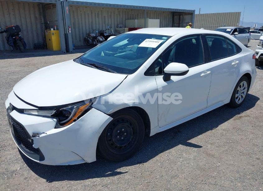 Photo 2 of 2022 Toyota Corolla LE (VIN 5YFEPMAE4NP320194)