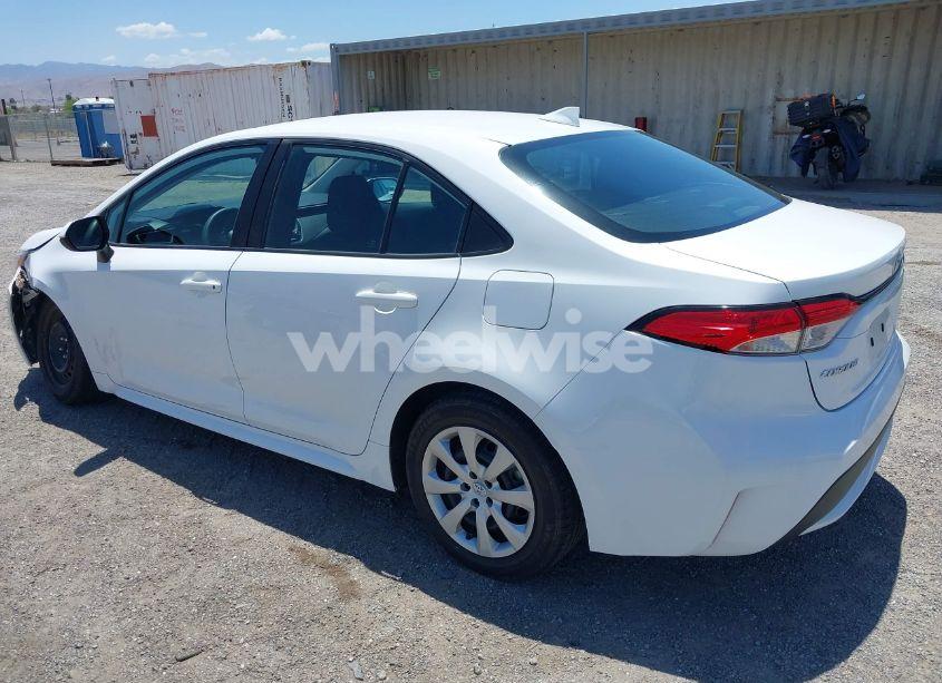 Photo 3 of 2022 Toyota Corolla LE (VIN 5YFEPMAE4NP320194)