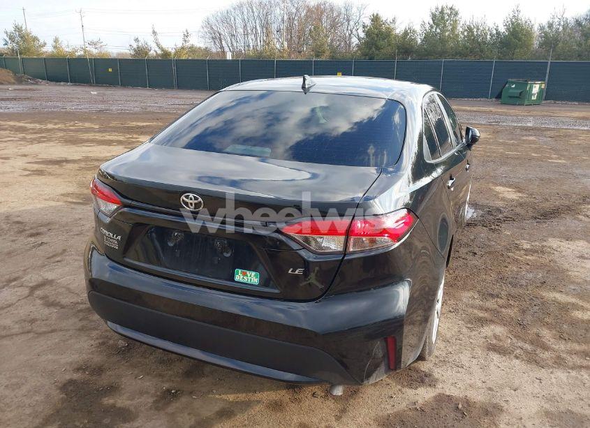 Photo 4 of 2022 Toyota Corolla LE (VIN 5YFEPMAE4NP324102)