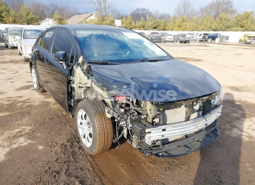 Photo 6 of 2022 Toyota Corolla LE (VIN 5YFEPMAE4NP324102)