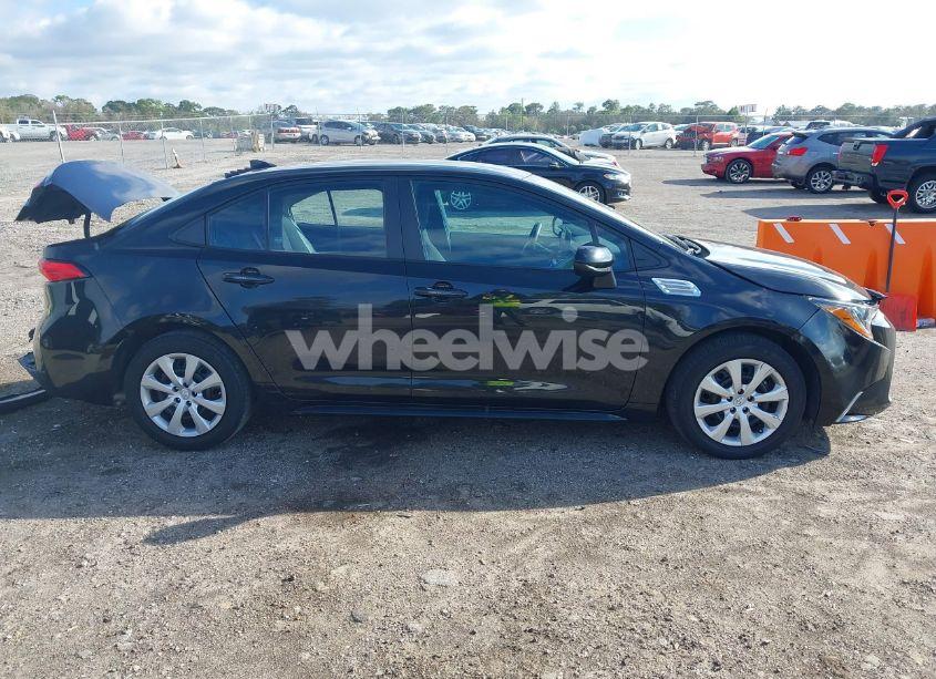 Photo 13 of 2022 Toyota Corolla LE (VIN 5YFEPMAE4NP343071)