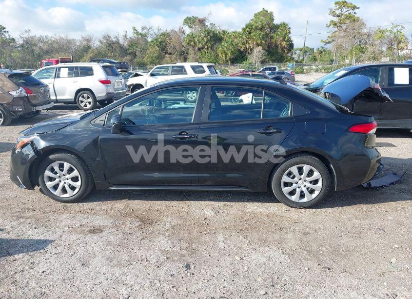 Photo 14 of 2022 Toyota Corolla LE (VIN 5YFEPMAE4NP343071)