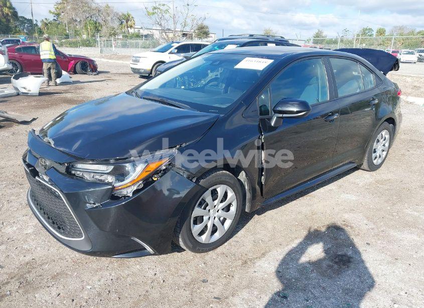 Photo 2 of 2022 Toyota Corolla LE (VIN 5YFEPMAE4NP343071)