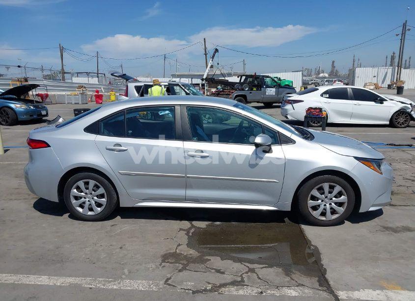 Photo 13 of 2022 Toyota Corolla LE (VIN 5YFEPMAE4NP353356)