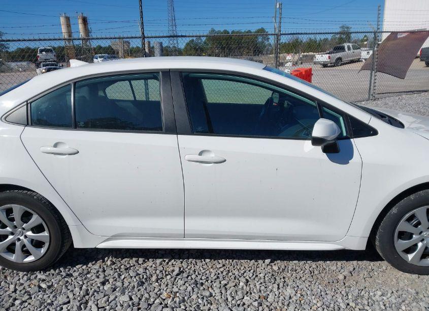 Photo 13 of 2022 Toyota Corolla LE (VIN 5YFEPMAE4NP365054)